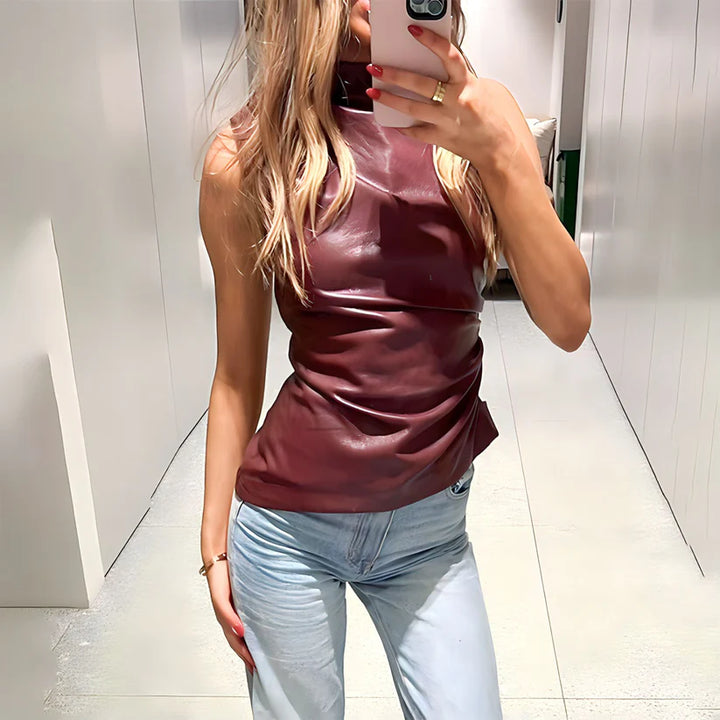 Model wearing Isla Top – casual cropped summer tee in breathable cotton-poly blend by Vespera The Label.