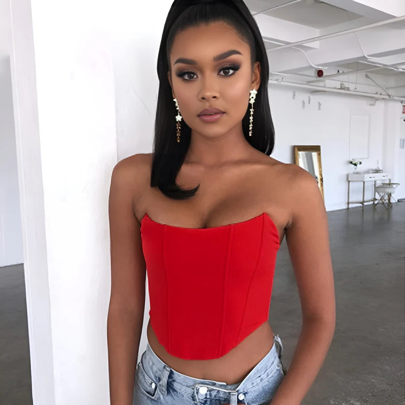 Model wearing Makena Top – fitted summer crop shirt for women in a sexy club style by Vespera The Label.