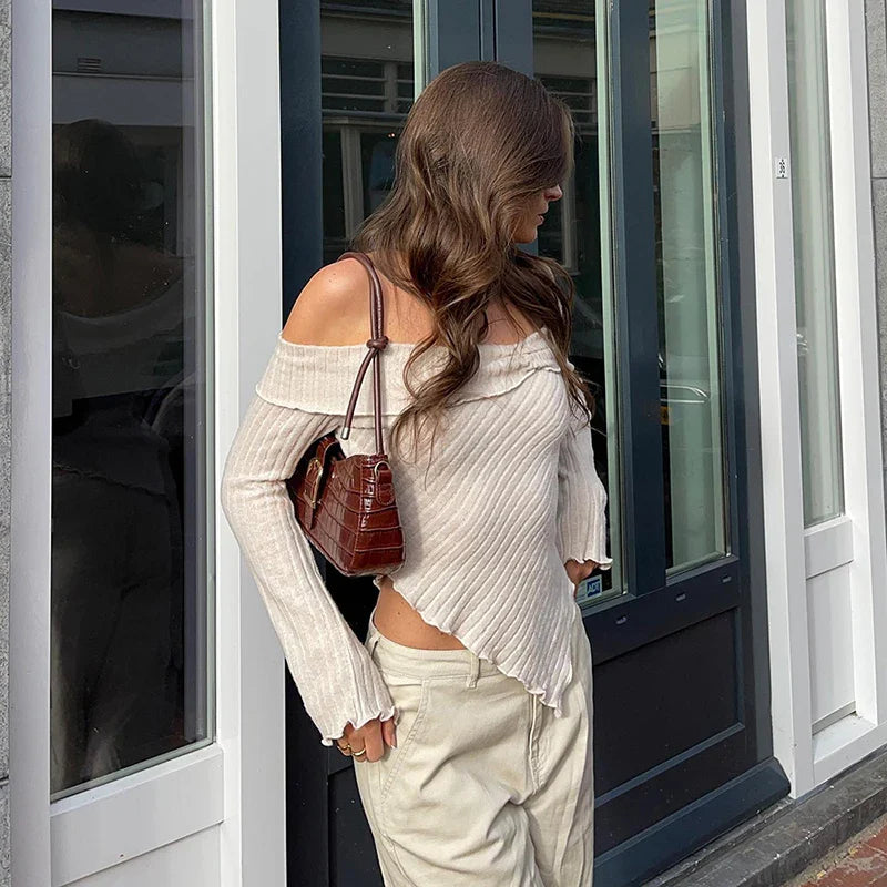 Model wearing Vespera Aurelia Long Sleeve Top – lightweight broadcloth long sleeve top in chic minimalist design by Vespera The Label.