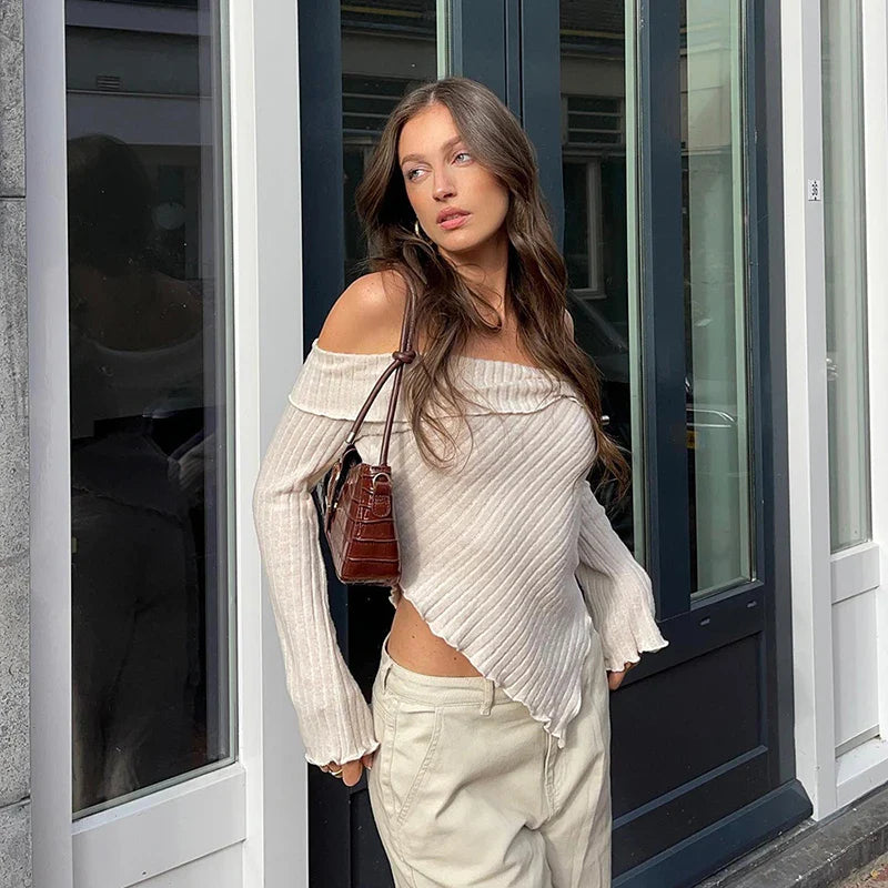 Model wearing Vespera Aurelia Long Sleeve Top – lightweight broadcloth long sleeve top in chic minimalist design by Vespera The Label.