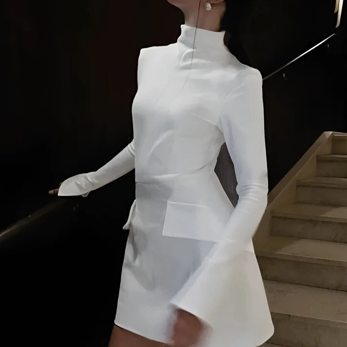 Model wearing Autumn Longsleeve Mini Dress – sleek winter bodycon with long sleeves by Vespera  The Label.